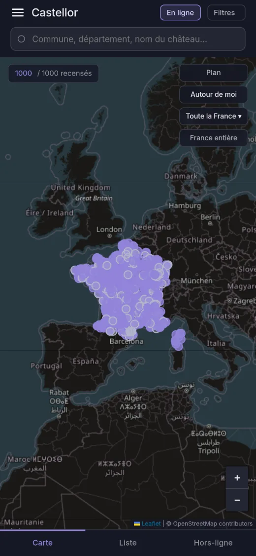 Capture de l'application : la carte de France, 1000 châteaux recensés, avec les boutons Plan, Autour de moi et France entière.